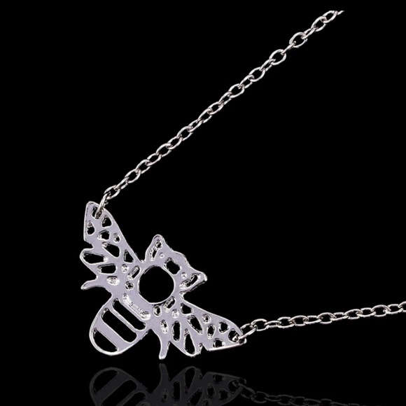 Jewelry - SILVER HONEY BEE PENDANT NECKLACE NEW Jewelry - SILVER HONEY BEE PENDANT NECKLACE NEW